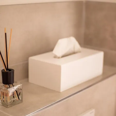 Uniklinik-naehe Modernes Apartment, Mit Balkon *