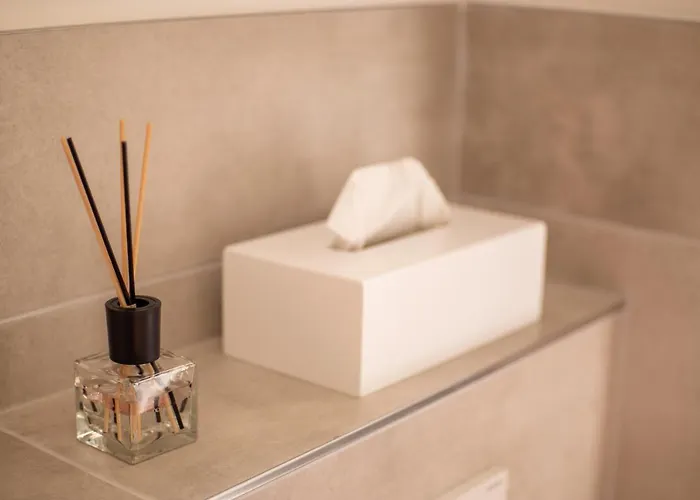 Uniklinik-naehe Modernes Apartment, Mit Balkon *