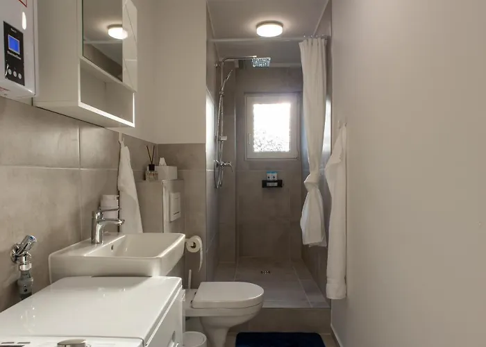 Uniklinik-naehe Modernes Apartment, Mit Balkon